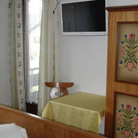 Gastehaus Loithaler Bed & Breakfast *