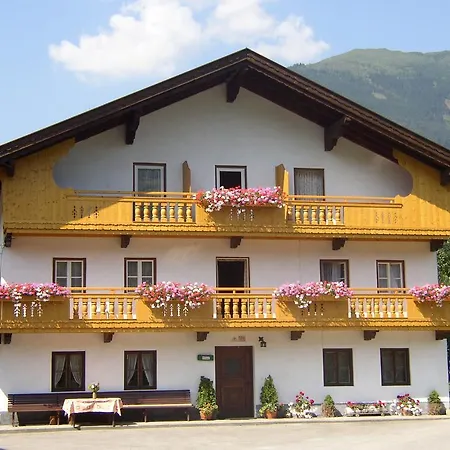 Bed & Breakfast Gastehaus Loithaler Fuegen