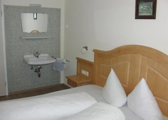 Bed & Breakfast Gaestehaus Loithaler *